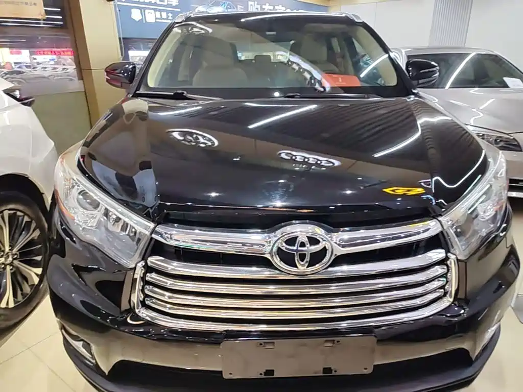 Toyota Highlander 2015 2.0T Luxury 7 мест