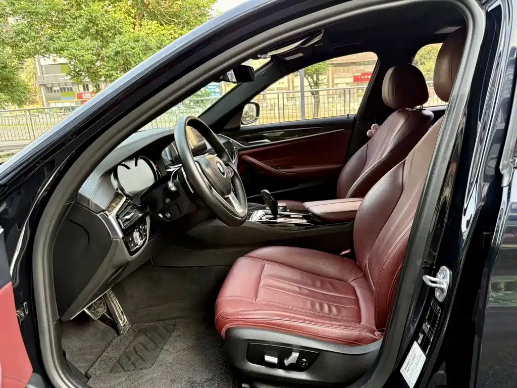 BMW 5 Series — миниатюра 4