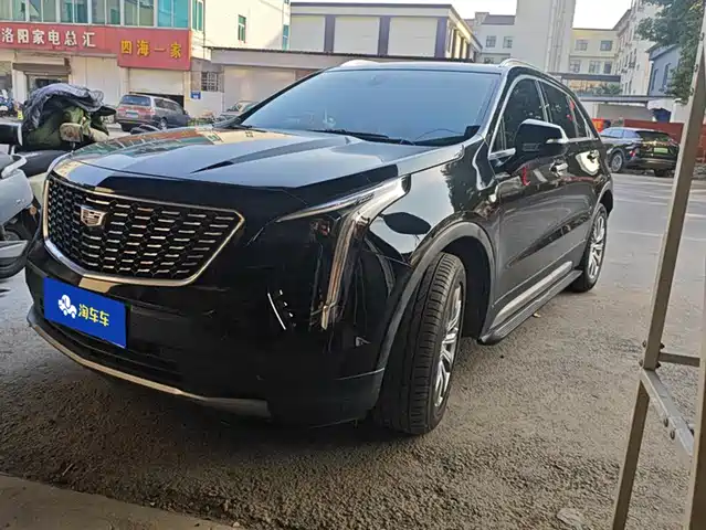 CADILLAC XT4