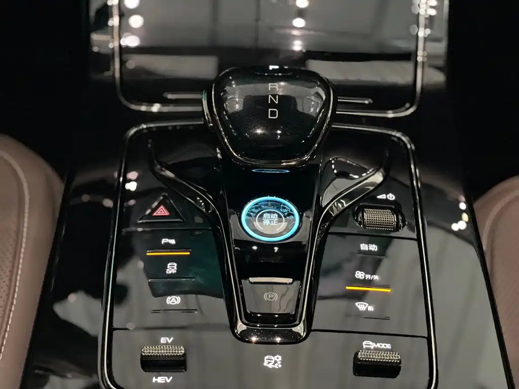 BYD Han — миниатюра 17