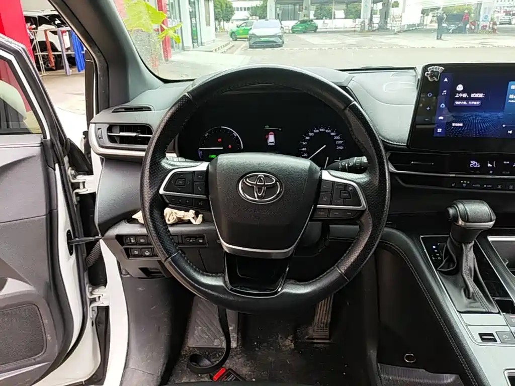 Toyota Sienna — миниатюра 11