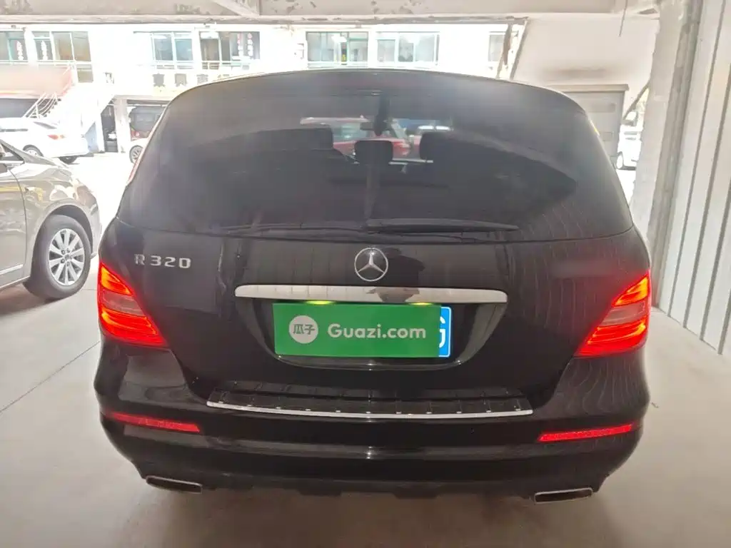 Mercedes-Benz R 2017 R 320 4MATIC