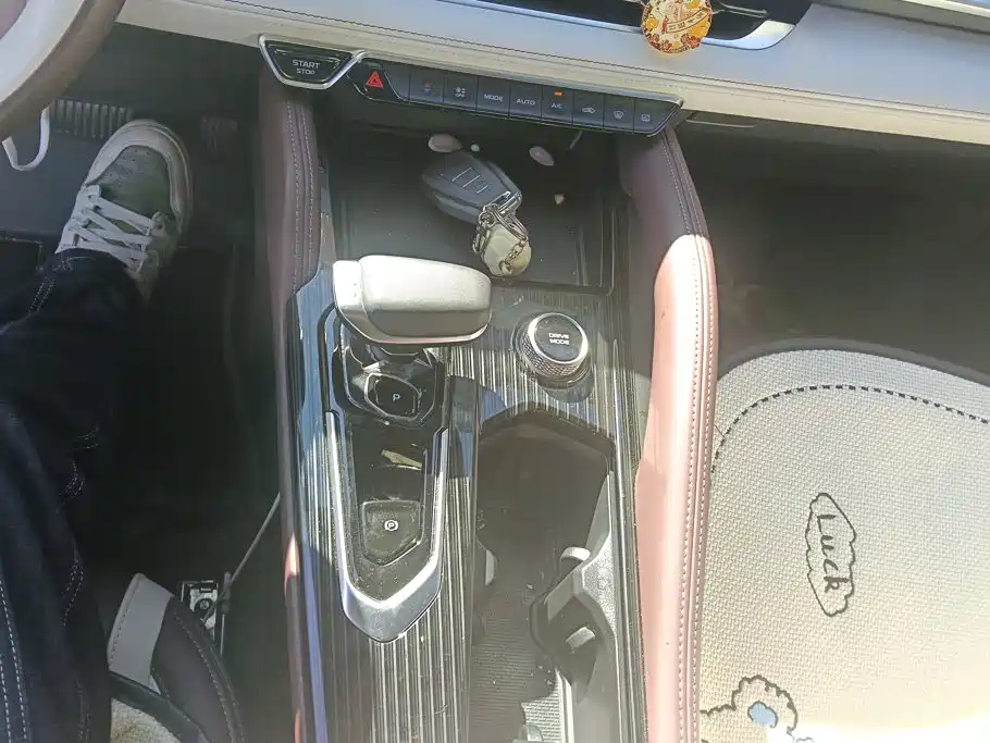 Geely Xingyue L — миниатюра 16