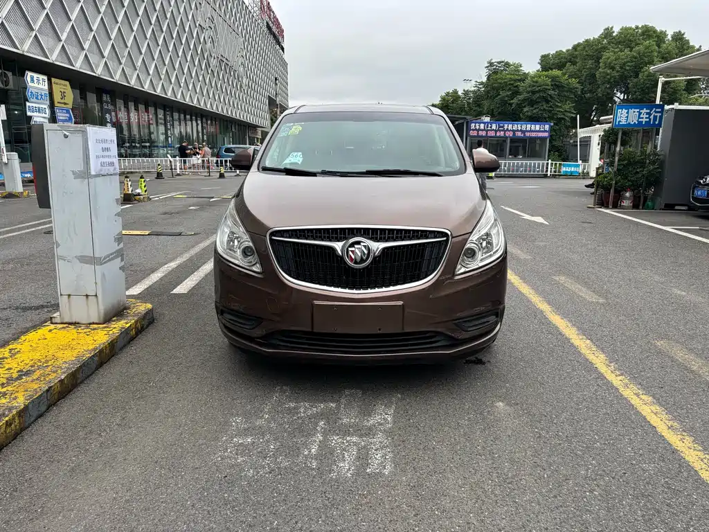 Buick GL8 — миниатюра 2