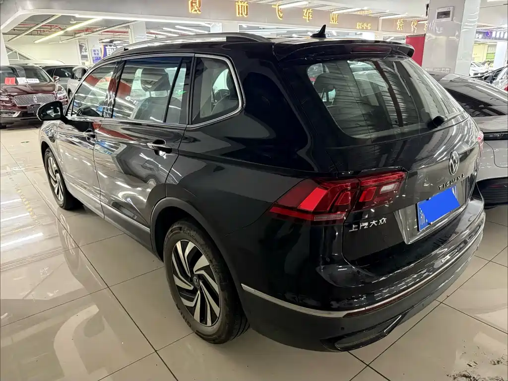 Volkswagen Tiguan L — миниатюра 12