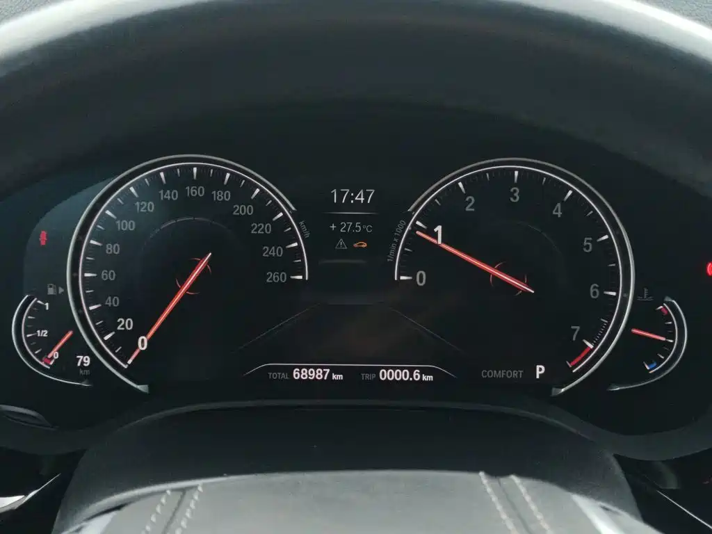 BMW 5 Series — миниатюра 8