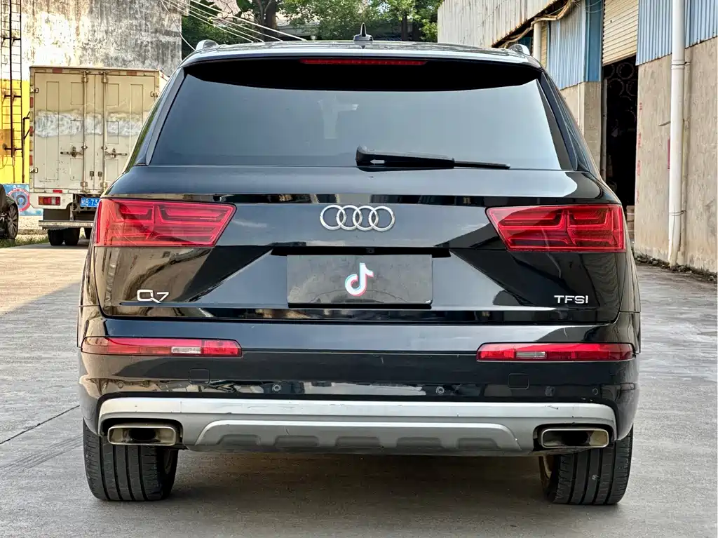 Audi Q7 — миниатюра 5