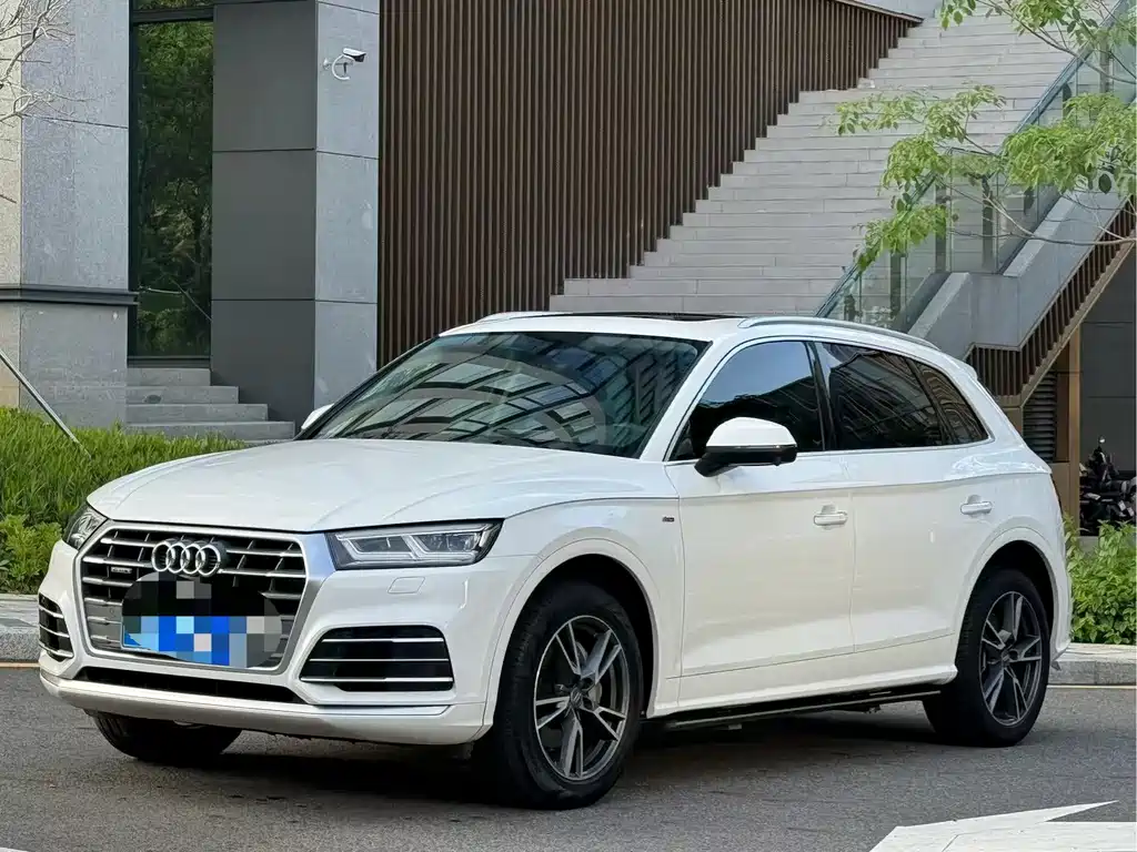Audi Q5L 2021