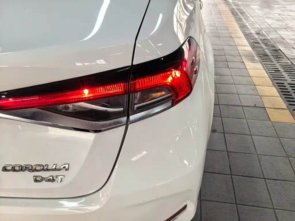 Toyota Corolla — миниатюра 8