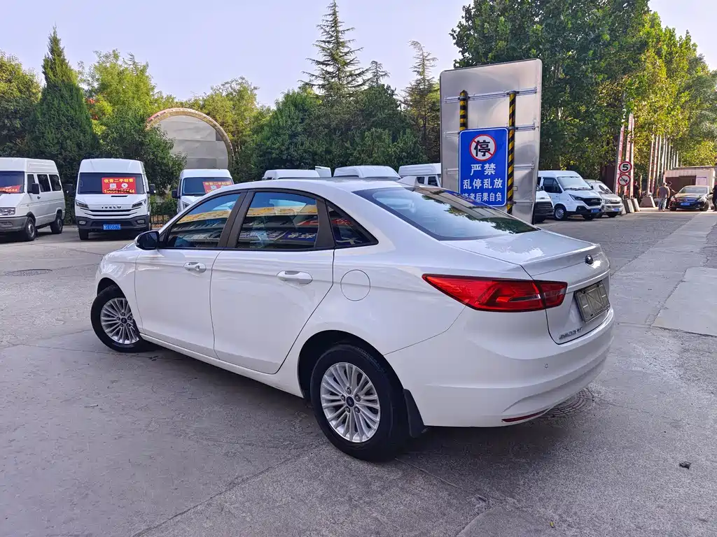 Ford Escort — миниатюра 6