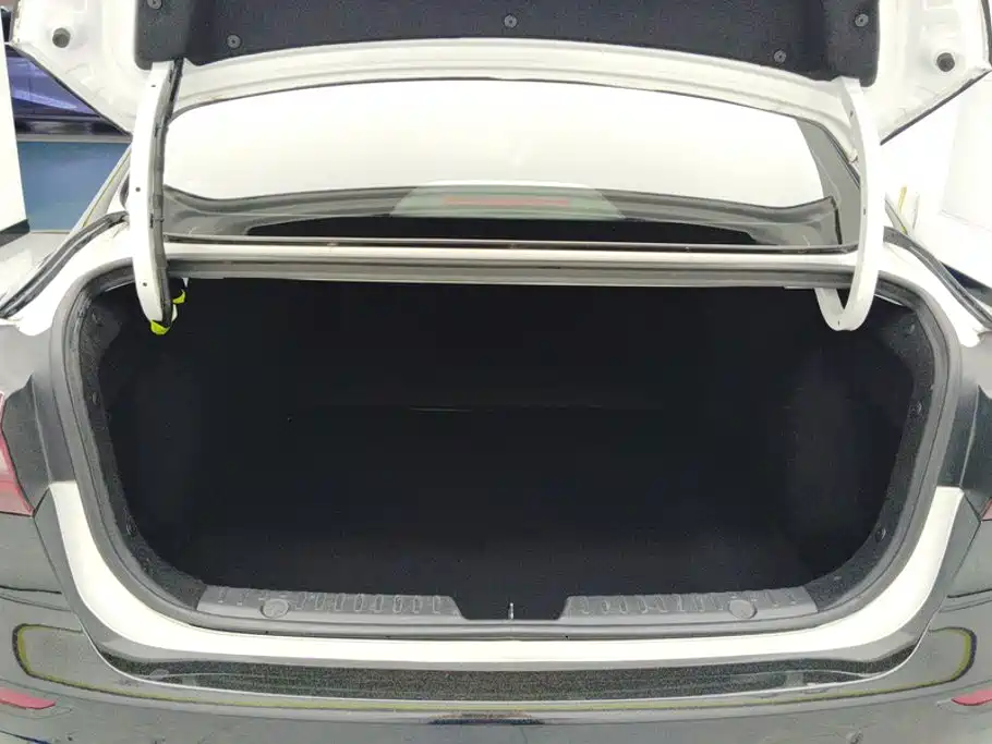 Changan Eado — миниатюра 4