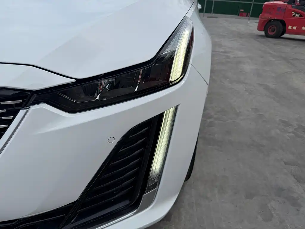 Cadillac CT5 28T Luxury Type, фото 4