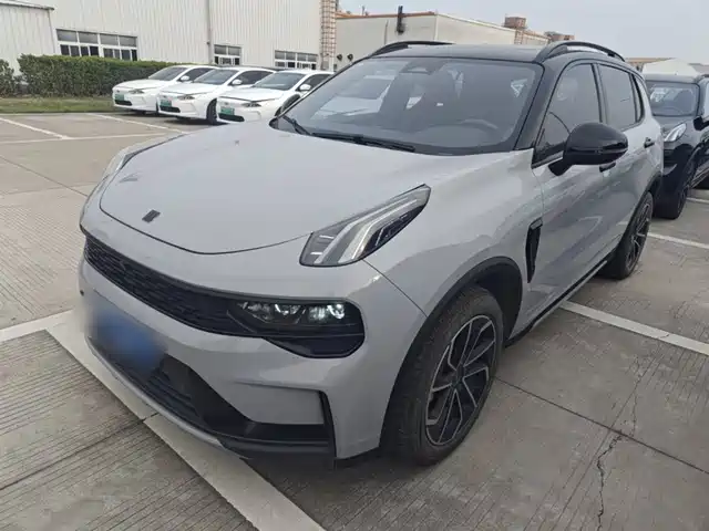 2023 Lynk & Co 01