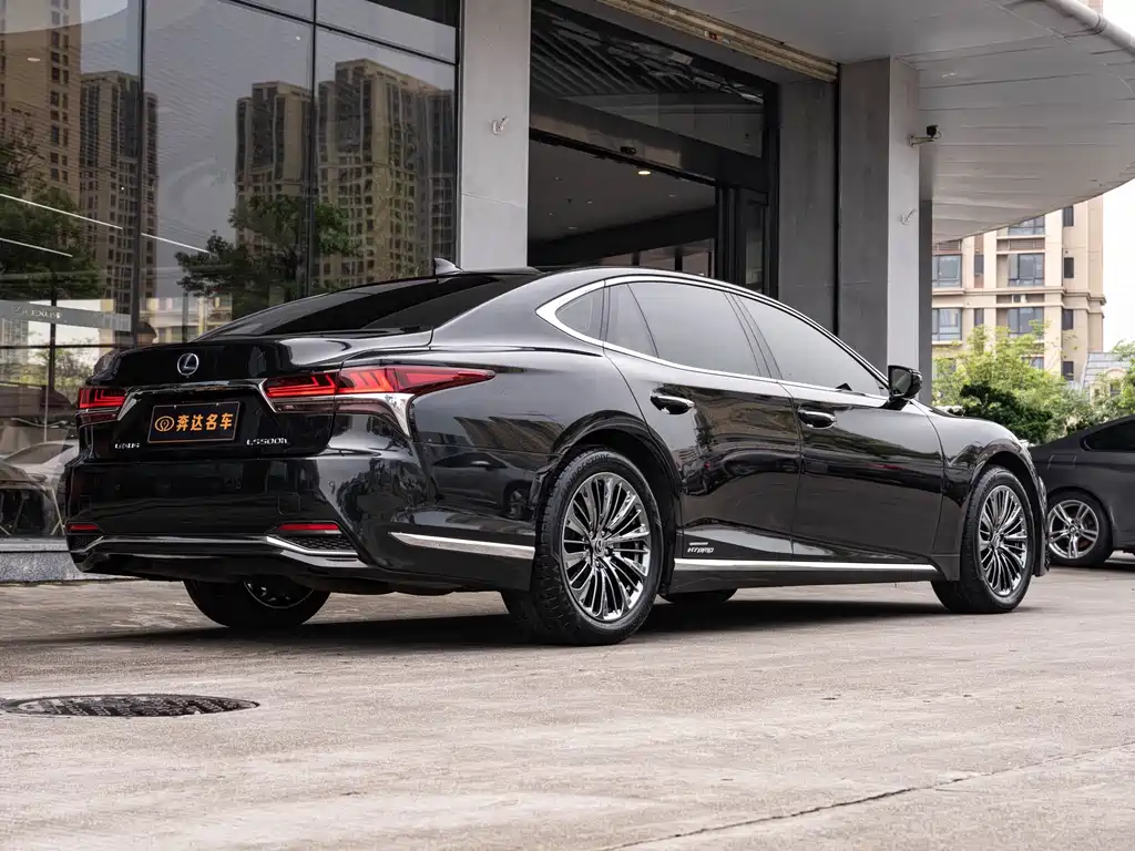 Lexus LS — миниатюра 3