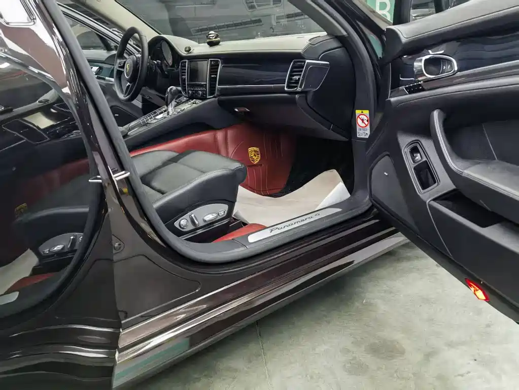 Porsche Panamera 2014 Panamera 4 3.0T