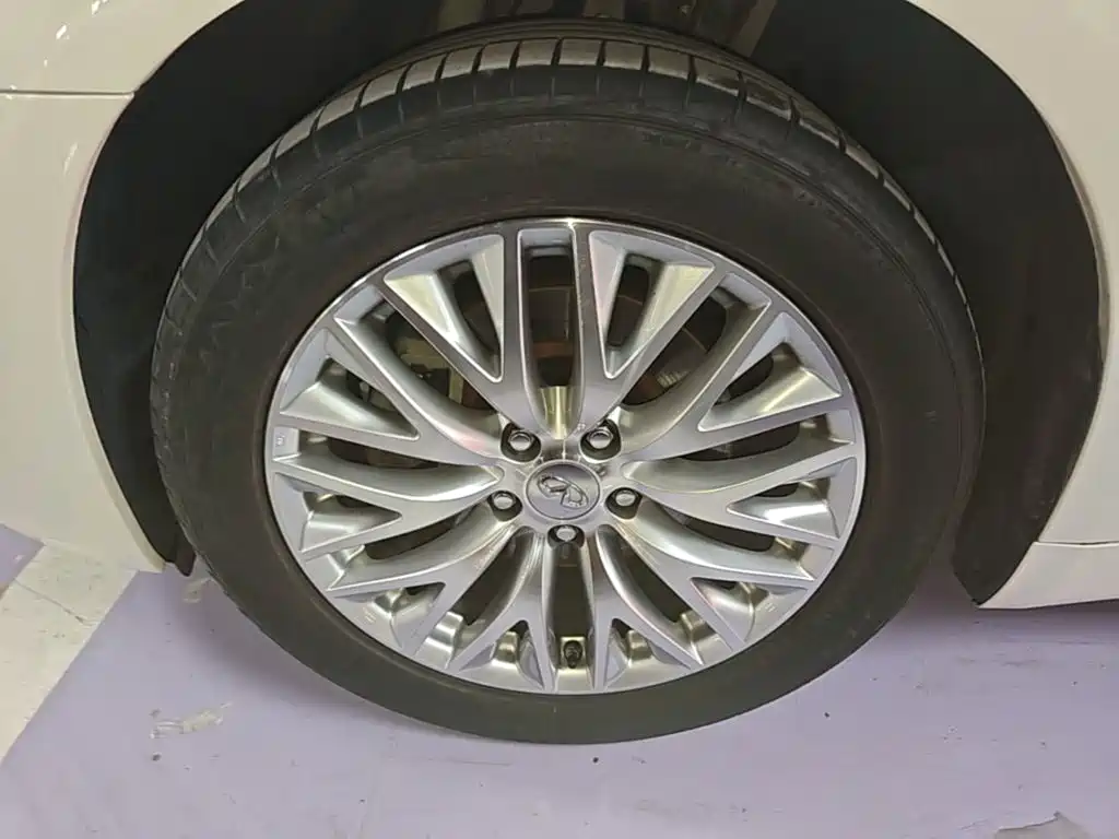 Infiniti Q70 — миниатюра 23