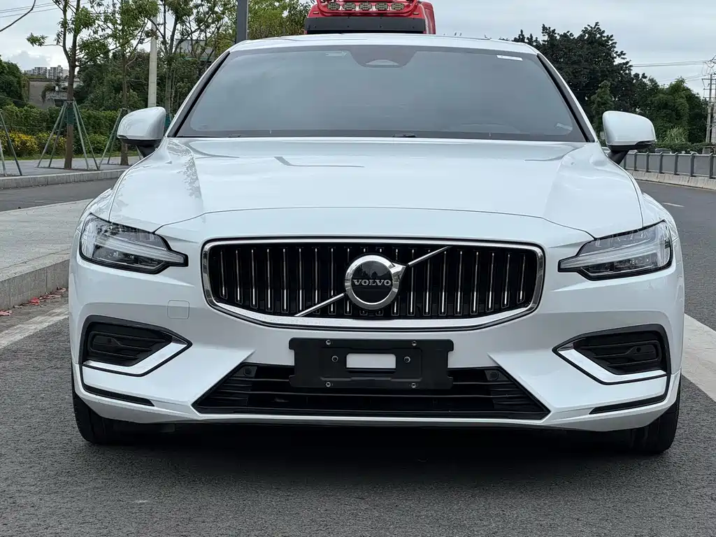 Volvo S60 — миниатюра 2