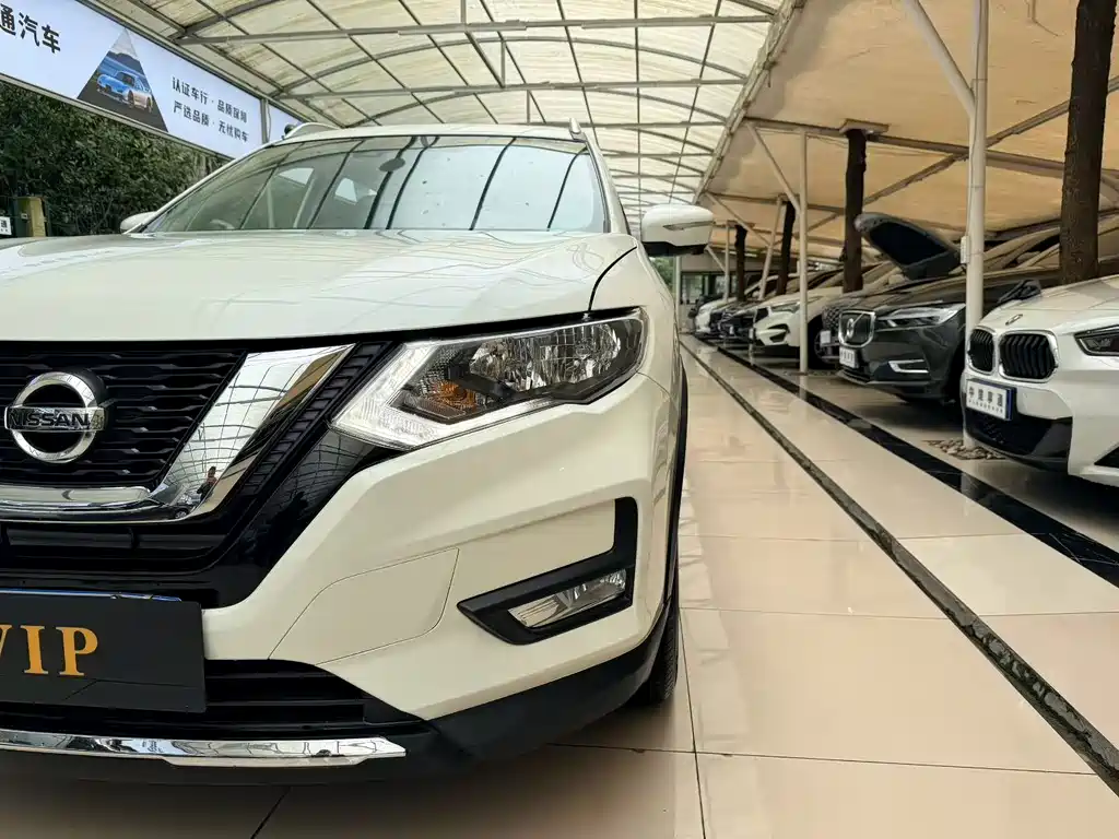 Nissan X-Trail 2017 2.5L CVT Luxury 4WD