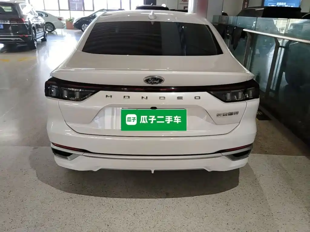 Ford Mondeo — миниатюра 6