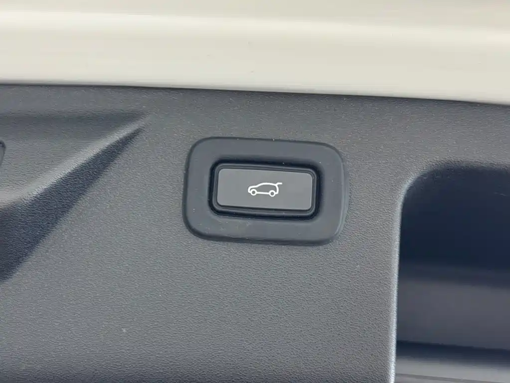 Land Rover Discovery Sport — миниатюра 18