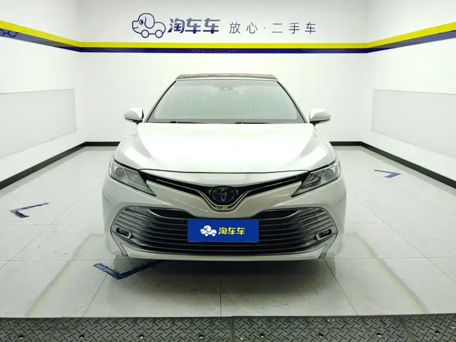 Toyota Camry — миниатюра 2