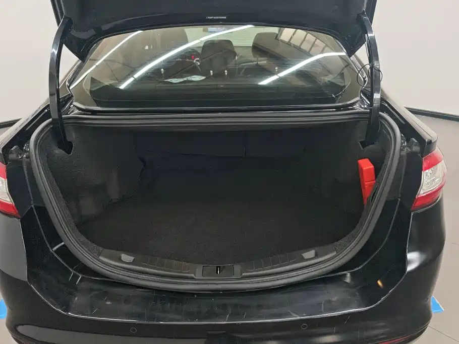 Ford Mondeo — миниатюра 4