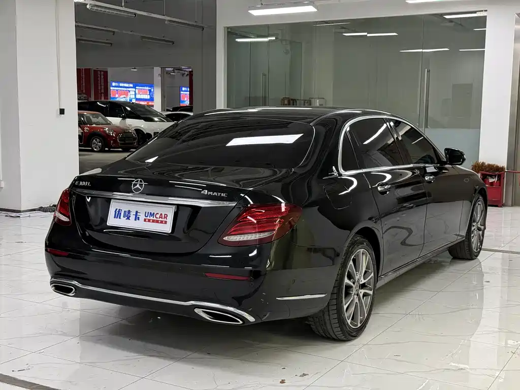Mercedes-Benz E-Class — миниатюра 6