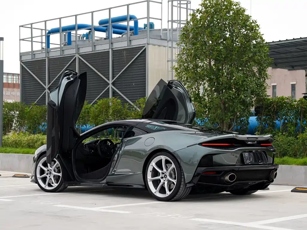 McLaren GT — миниатюра 10