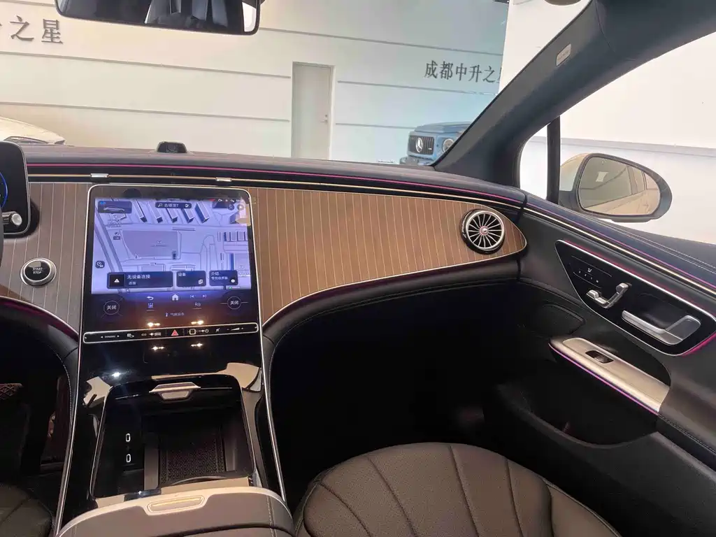 Mercedes-Benz EQE — миниатюра 16