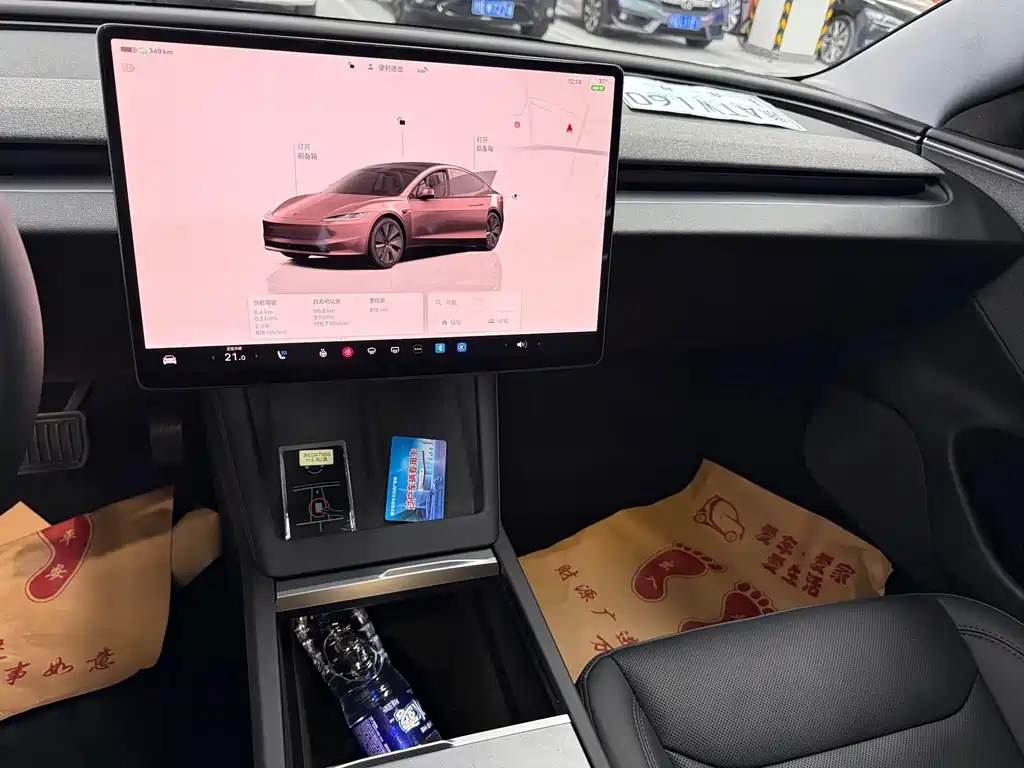 Tesla Model 3 — миниатюра 9