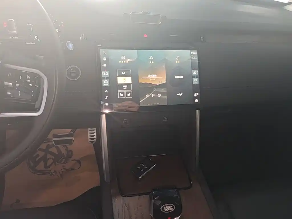 Land Rover Discovery Sport — миниатюра 13