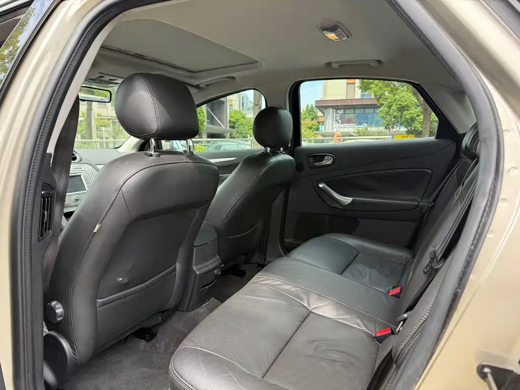 Ford Mondeo Zhisheng — миниатюра 8
