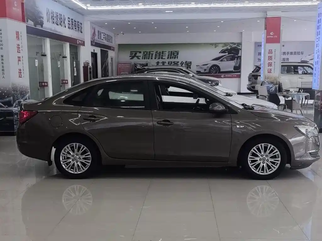 Buick Excelle — миниатюра 3