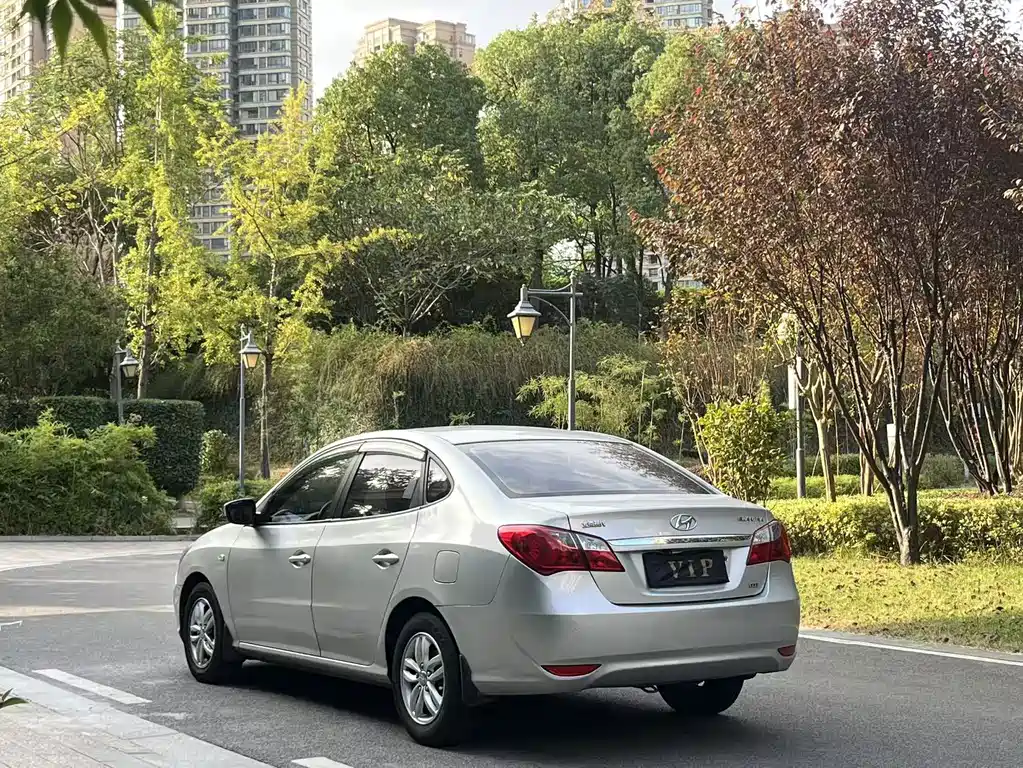 Hyundai Elantra — миниатюра 4