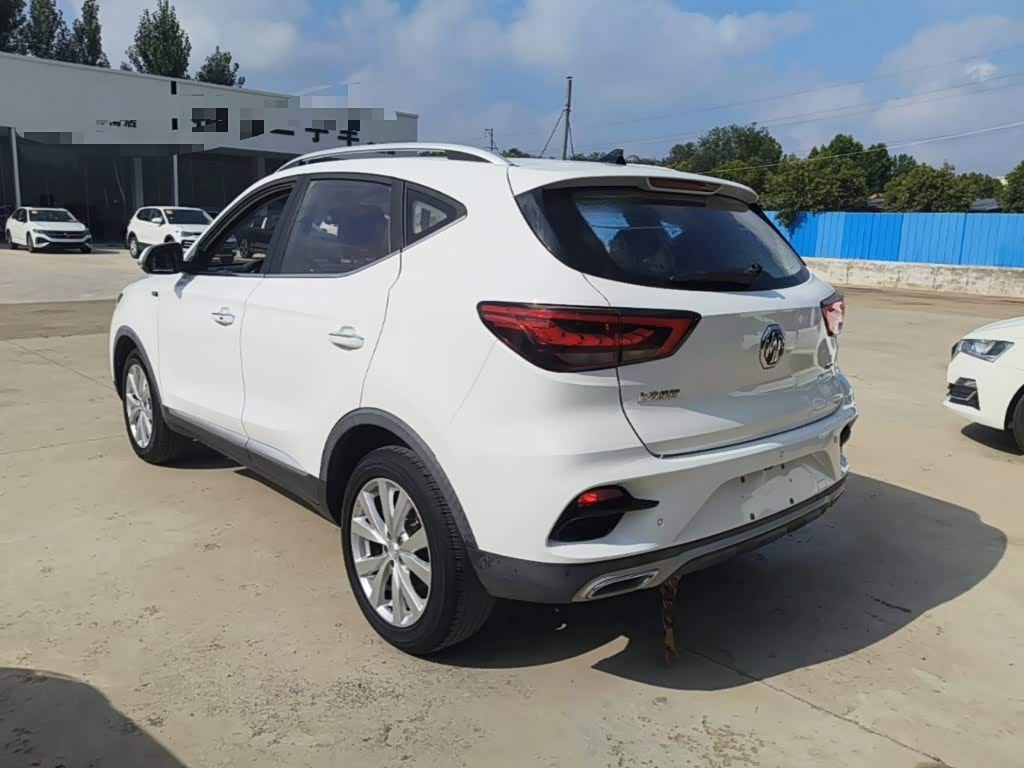 MG MG ZS 1.5 л 2022 г. Белый, пробег 42900 км