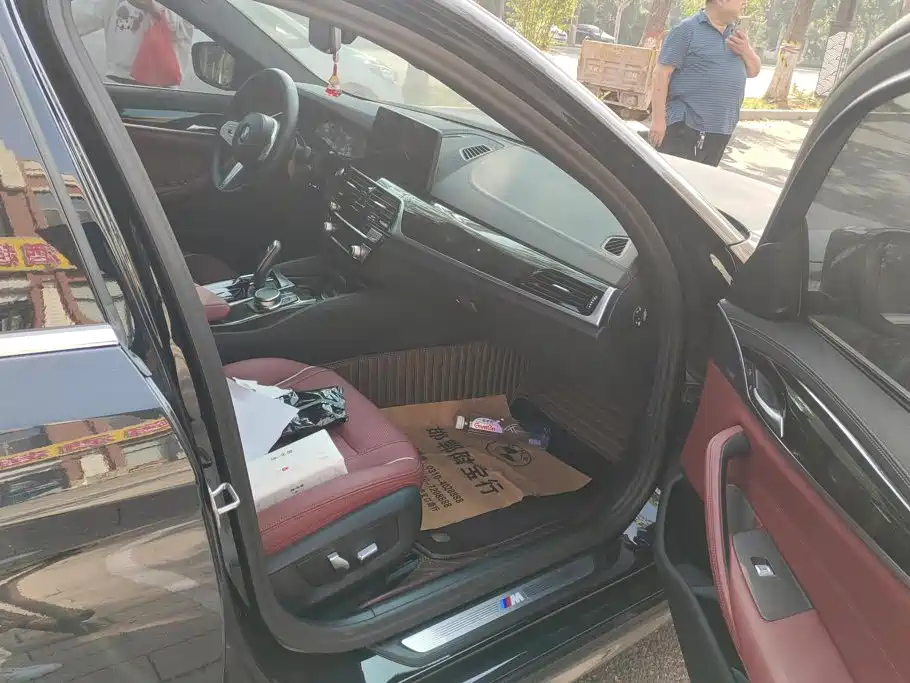 BMW 5 Series — миниатюра 8