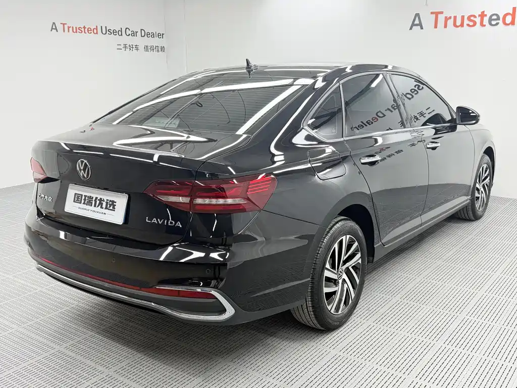 Volkswagen Lavida — миниатюра 5