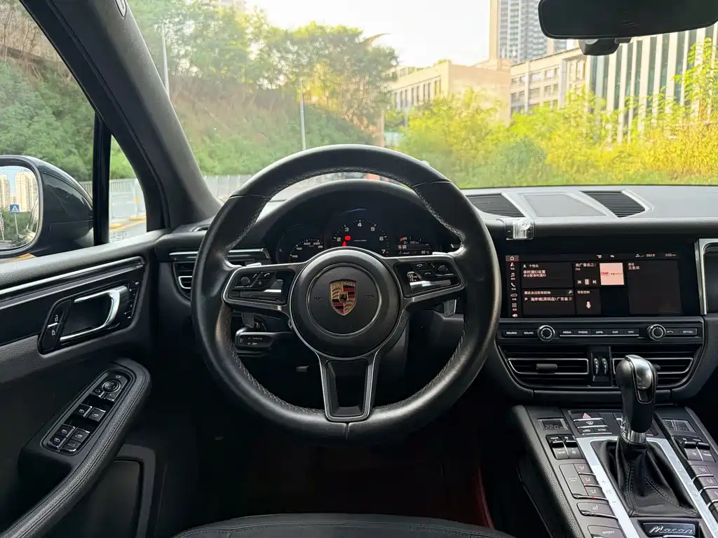 Porsche Macan — миниатюра 18