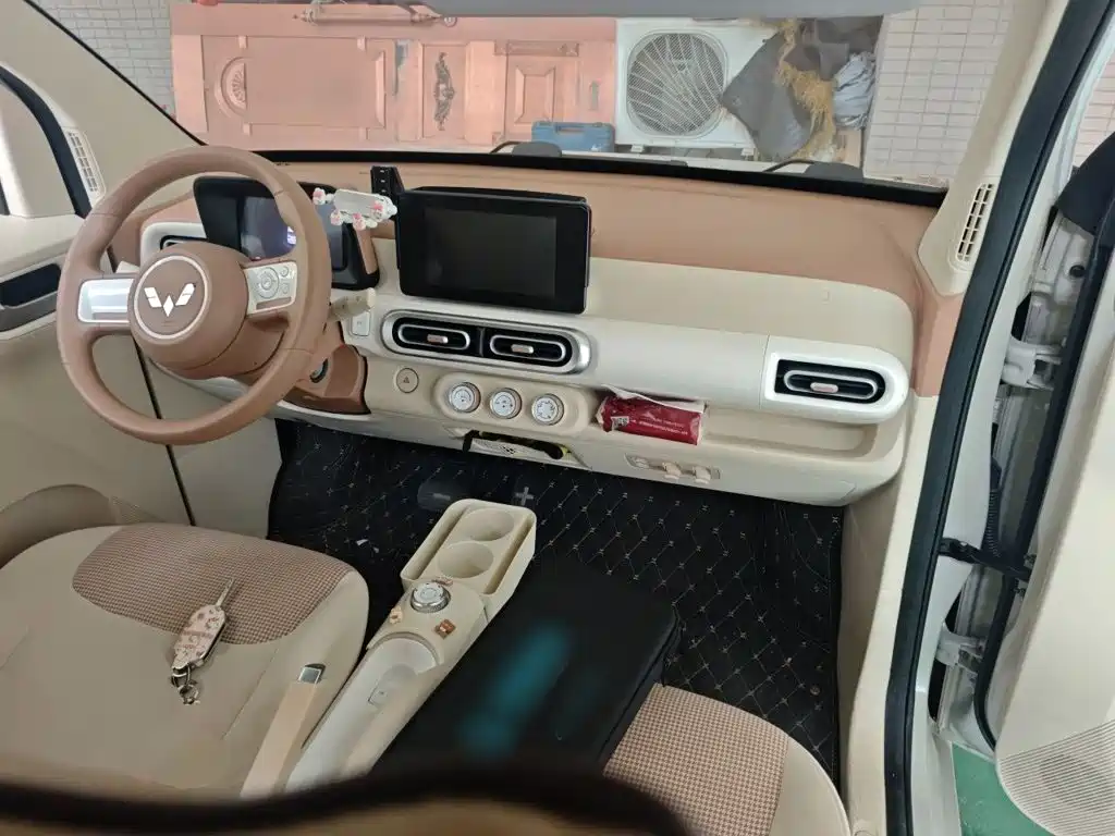 Wuling MINIEV — миниатюра 5