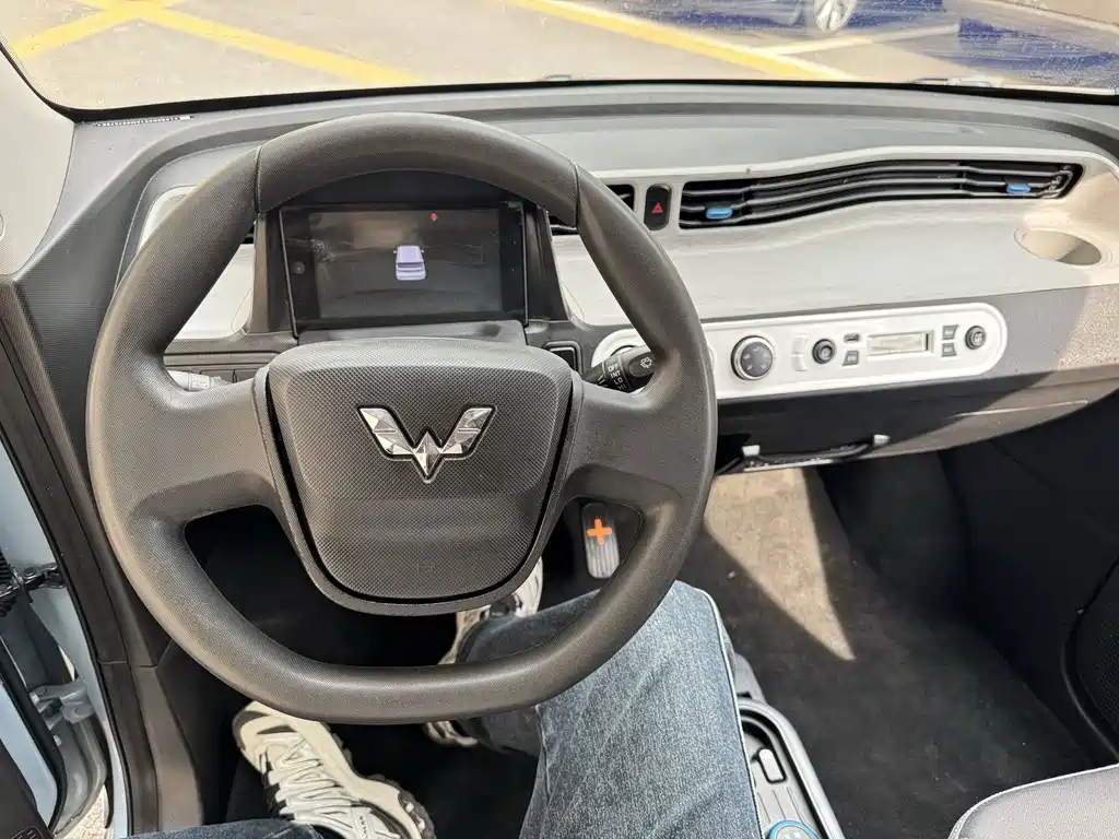 Wuling MINIEV — миниатюра 6