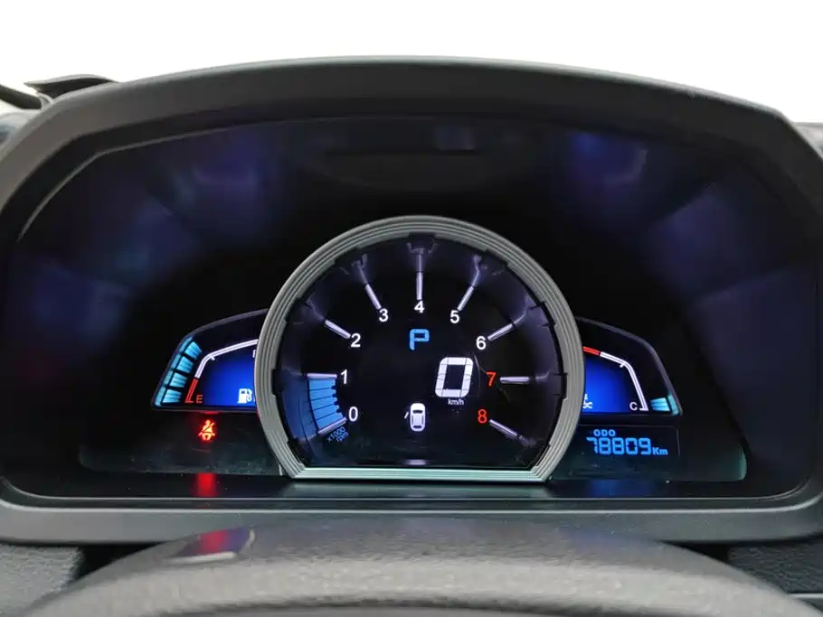 Luxgen U6 — миниатюра 14