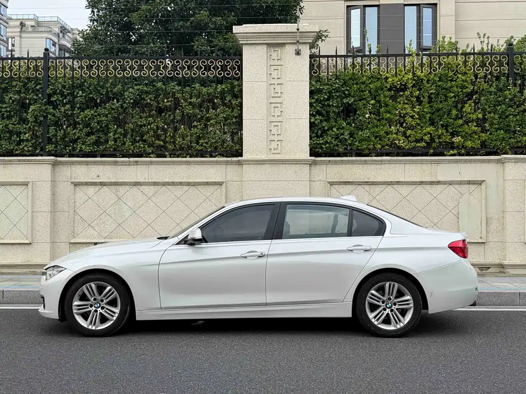 BMW 3 Series — миниатюра 3