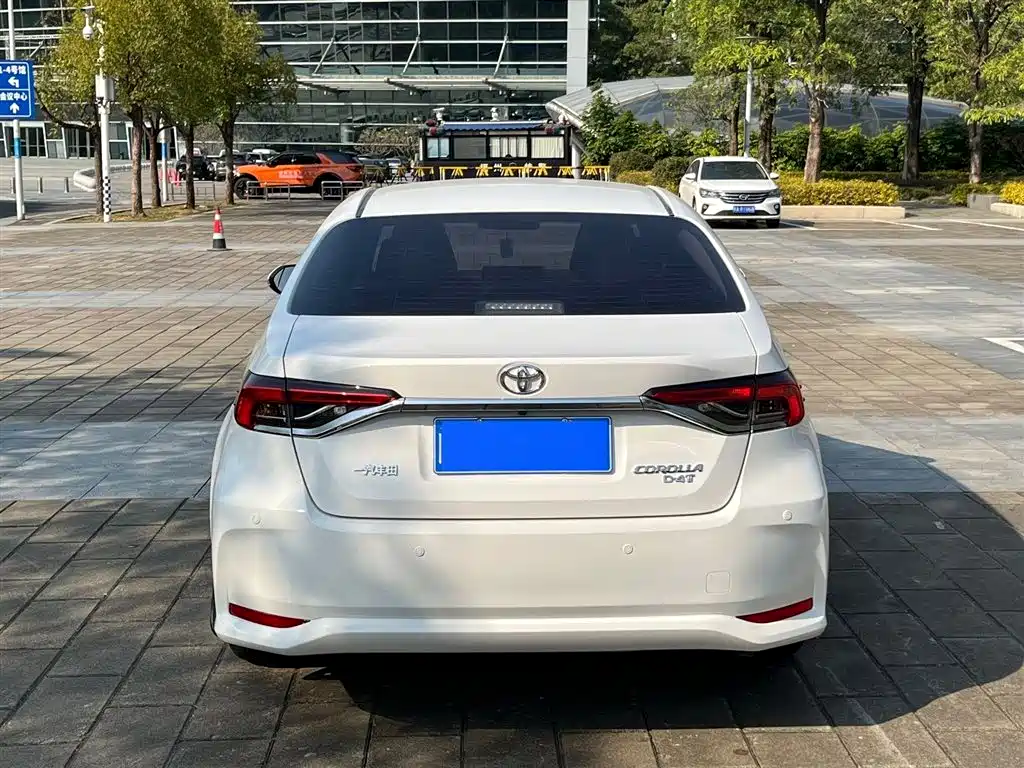 TOYOTA COROLLA