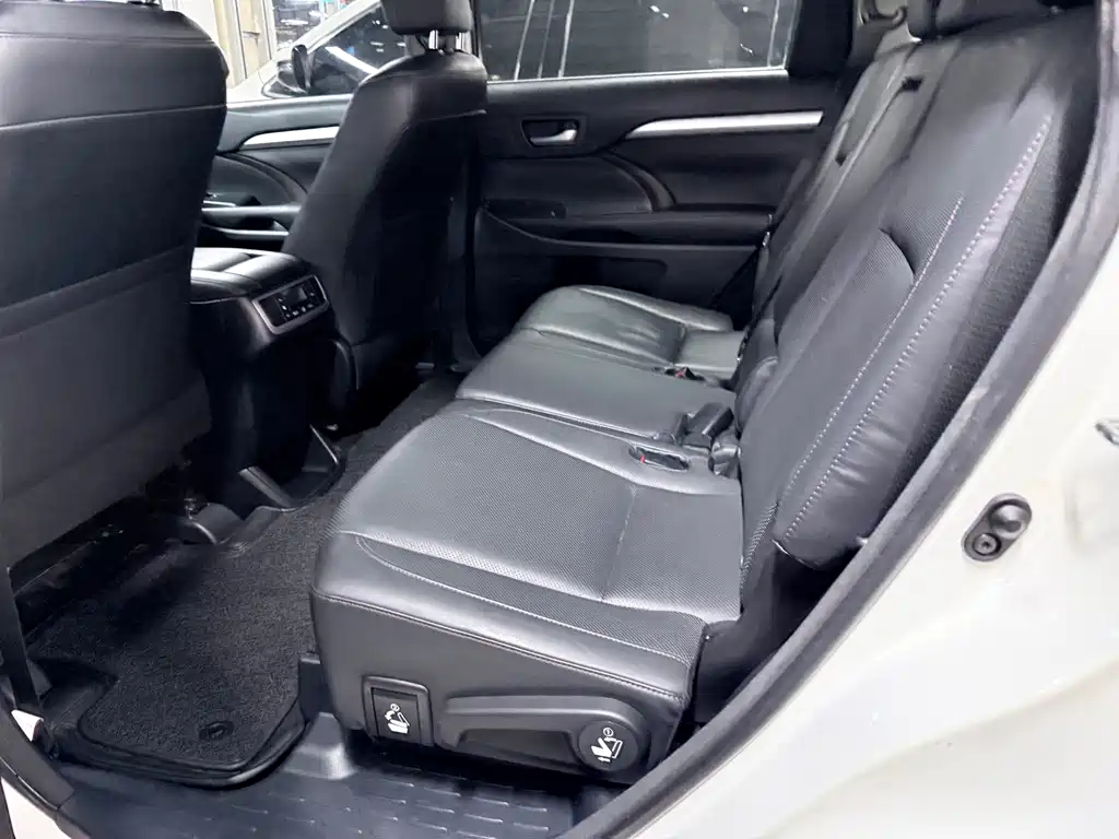 Toyota Highlander — миниатюра 10