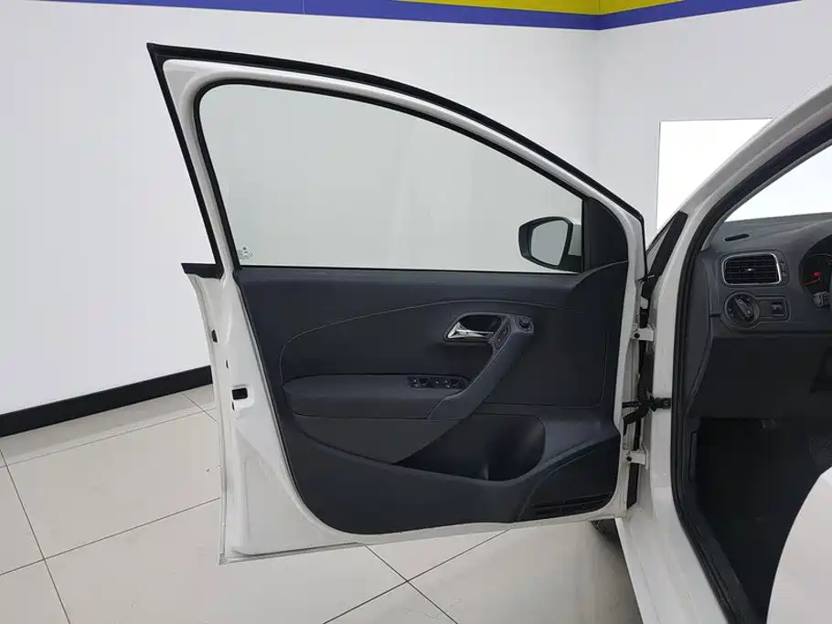 Volkswagen Polo — миниатюра 7