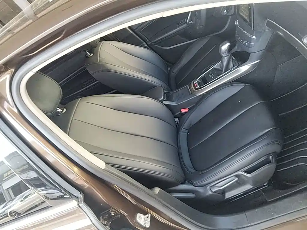 Peugeot 408 — миниатюра 25