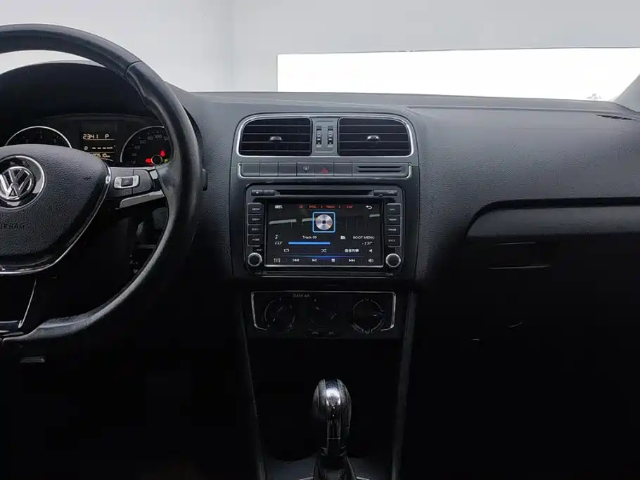 Volkswagen Polo — миниатюра 13