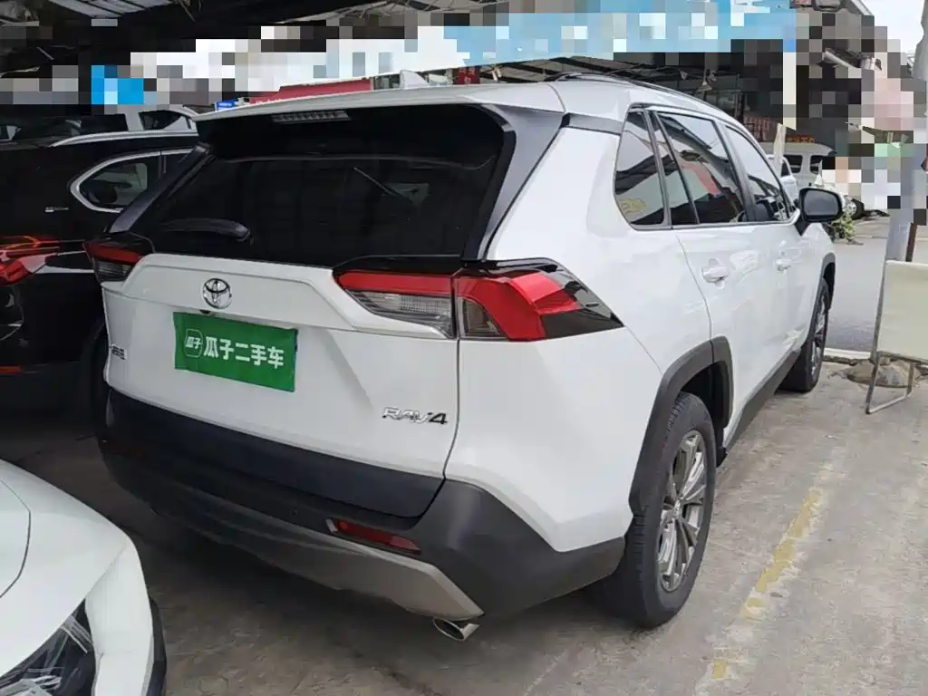 Toyota RAV4 — миниатюра 7