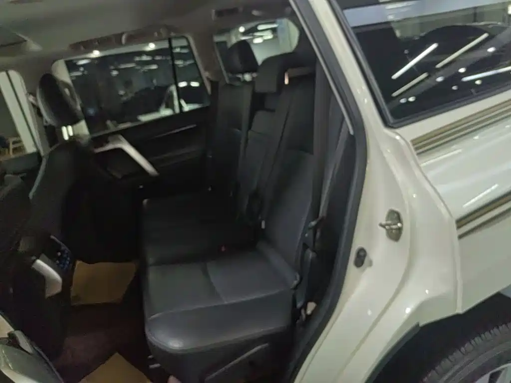 Toyota Prado — миниатюра 17