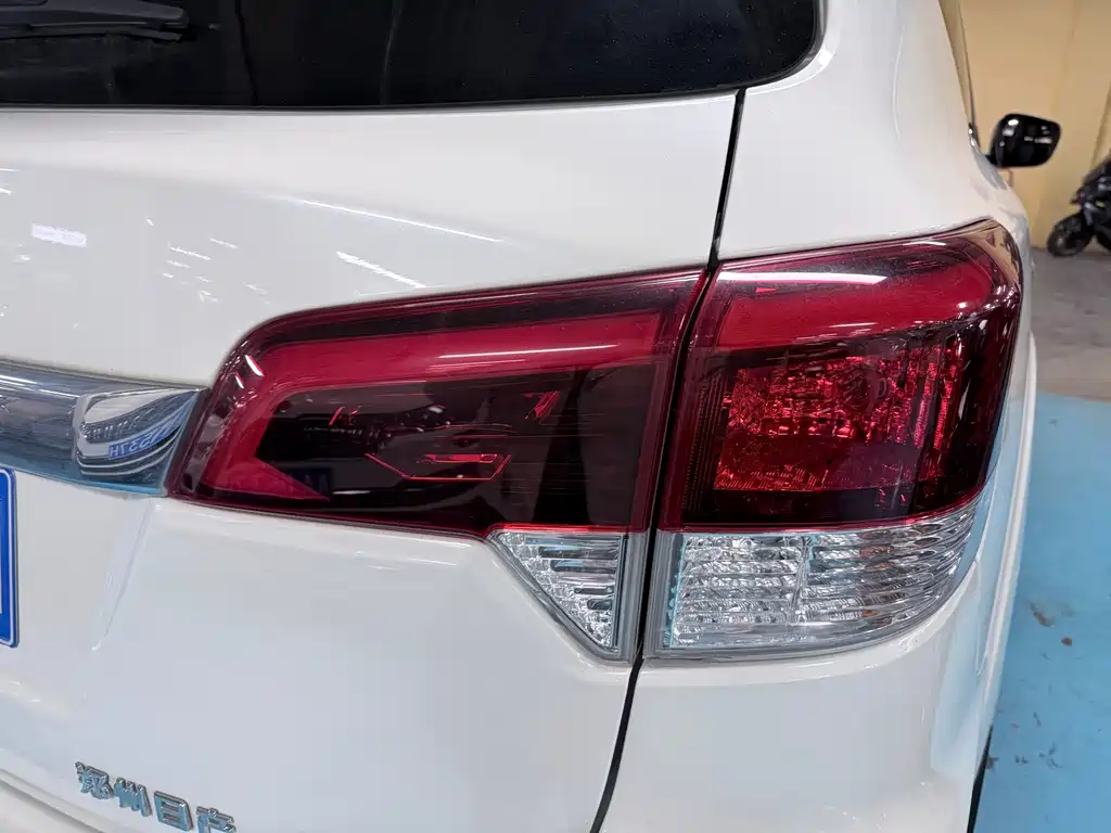Nissan Terra — миниатюра 20